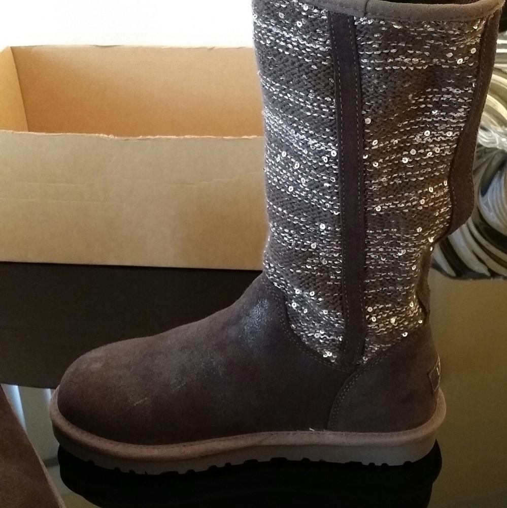 BRAND NEW Authentic Sequins Sweater Ugg Boots